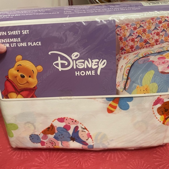 Disney Twin Beddings ( Winnie D Pooh ) - Picture 2 of 3